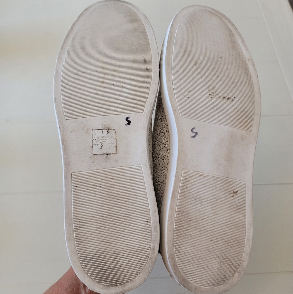Oliver Cabell Gray and White Sneakers - Picture 11 of 12